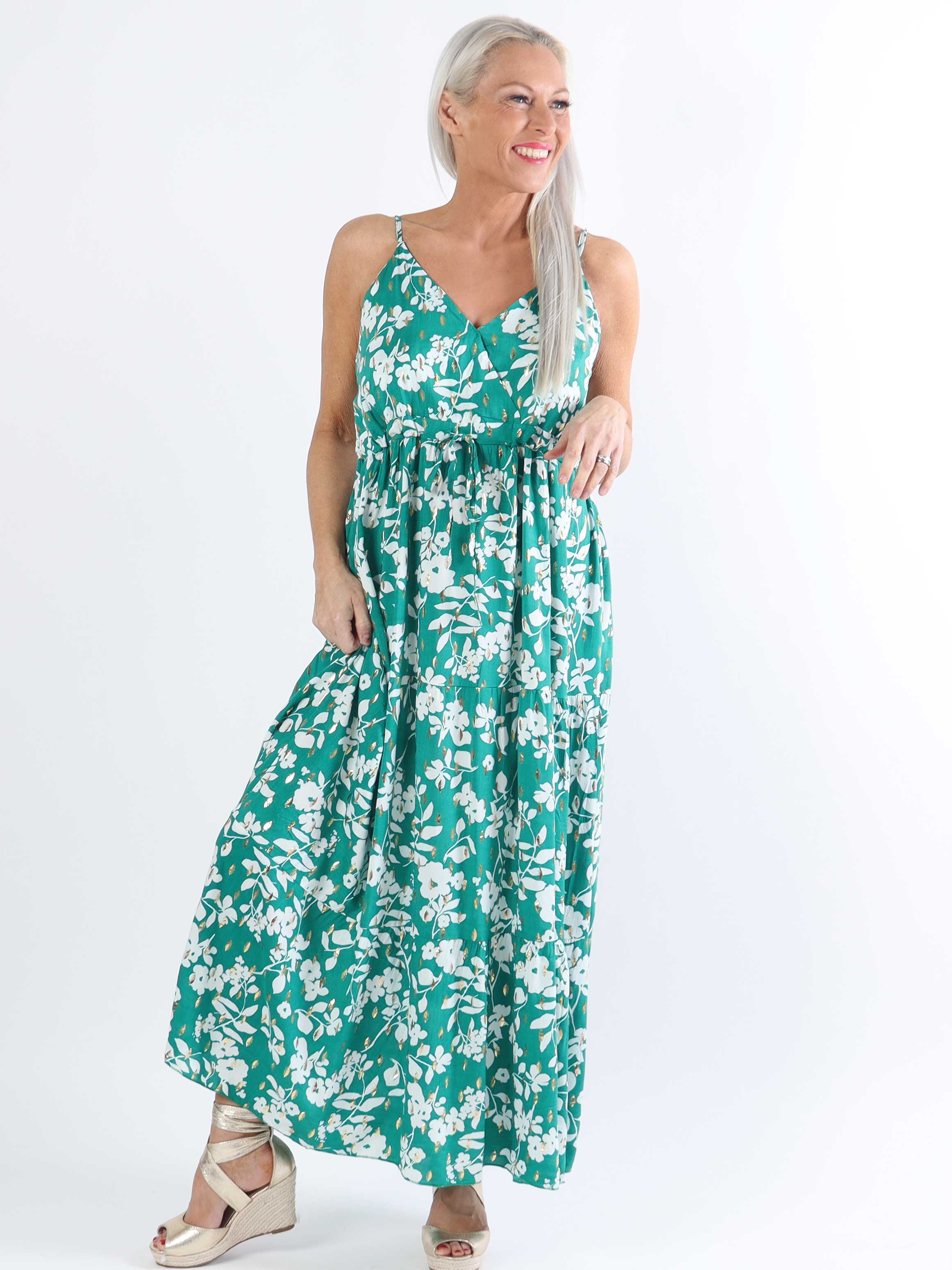 Lucie Flower - Viskosbandsklänning i plus size med v-ringning